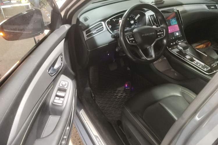 Used Roewe i6 MAX 2020 300TGI Automatic "Swell Cool Smart Drive" Edition Driver Seat