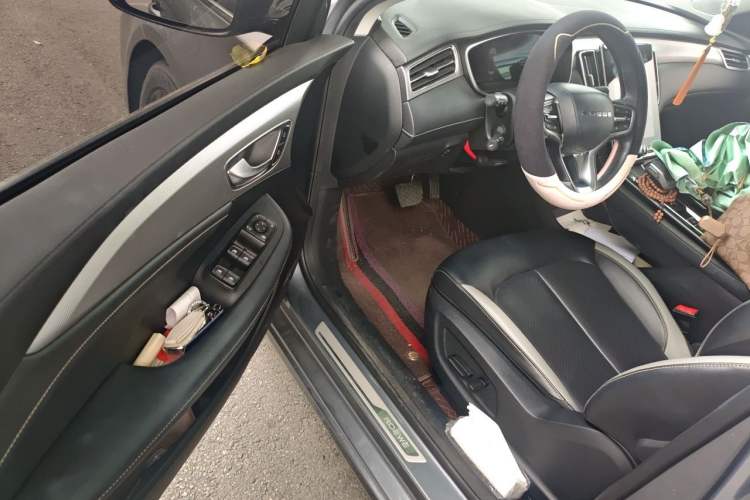 Used Roewe i6 MAX 2020 300TGI Automatic Cool & Stylish Skyroof Edition Driver Seat
