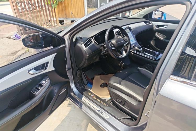 Used Roewe i6 MAX 2020 300TGI Automatic Supreme Edition with Cool Sunroof and Advanced Driving Features Driver Seat