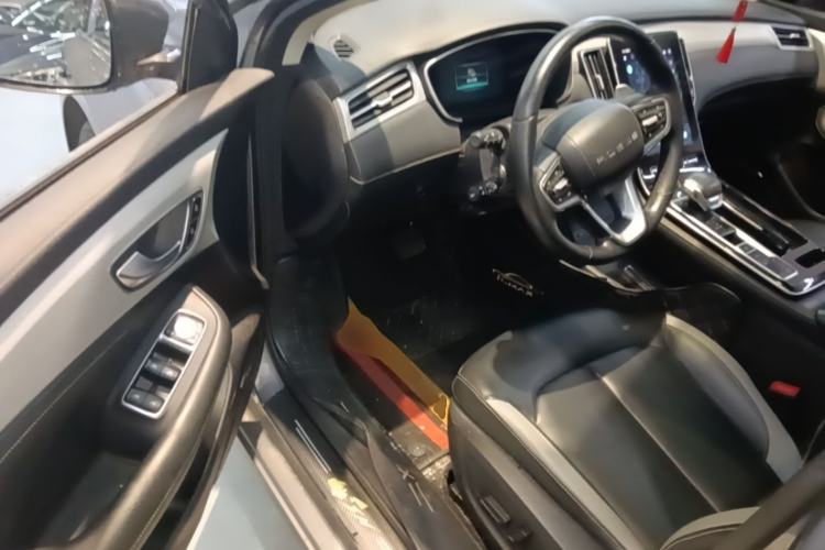 Used Roewe i6 MAX 2020 300TGI Automatic Supreme Edition with Cool Sunroof and Advanced Driving Features Driver Seat