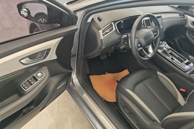 Used Roewe i6 MAX 2020 300TGI Automatic Supreme Edition with Cool Sunroof and Advanced Driving Features Driver Seat