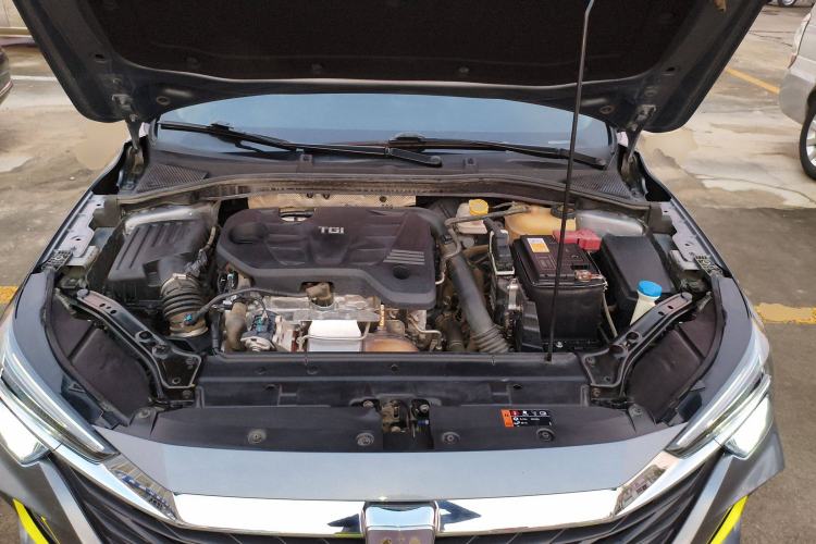 Used Roewe i6 MAX 2020 300TGI Automatic "Swell Cool Smart Drive" Edition Engine Bay
