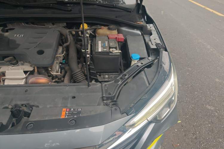 Used Roewe i6 MAX 2020 300TGI Automatic Sporty Cool Edition Engine Bay Left