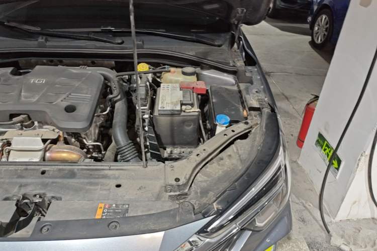 Used Roewe i6 MAX 2020 300TGI Automatic "Swell Cool Smart Drive" Edition Engine Bay Left