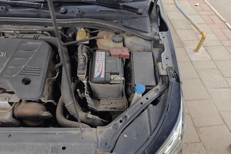 Used Roewe i6 MAX 2020 300TGI Automatic "Swell Cool Smart Drive" Edition Engine Bay Left
