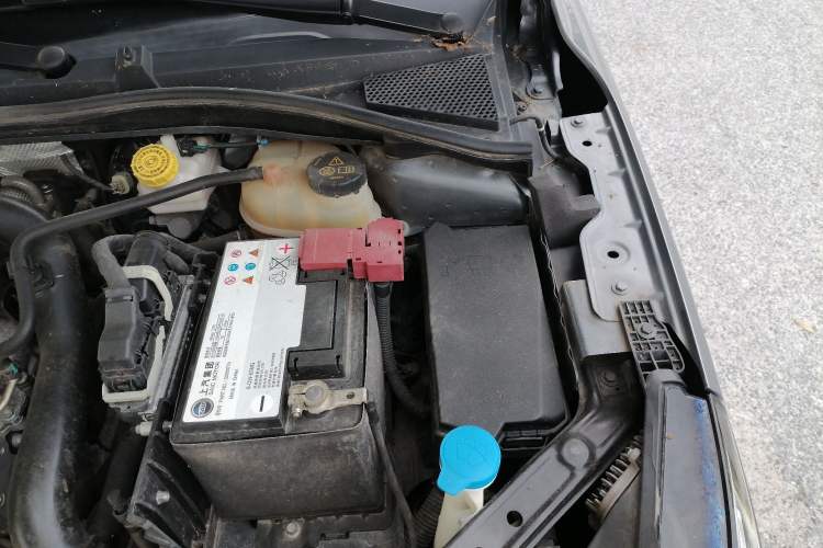 Used Roewe i6 MAX 2020 300TGI Automatic Sporty Cool Edition Engine Bay Left