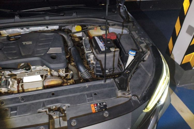 Used Roewe i6 MAX 2020 300TGI Automatic "Swell Cool Smart Drive" Edition Engine Bay Left