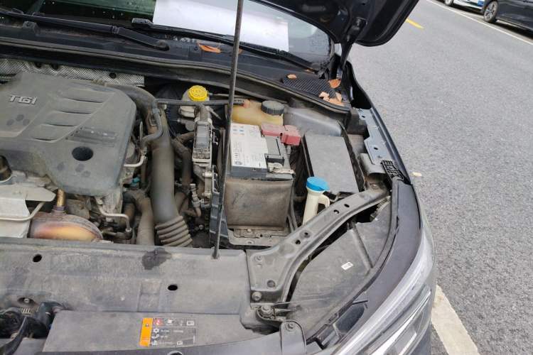 Used Roewe i6 MAX 2020 300TGI Automatic "Swell Cool Smart Drive" Edition Engine Bay Left