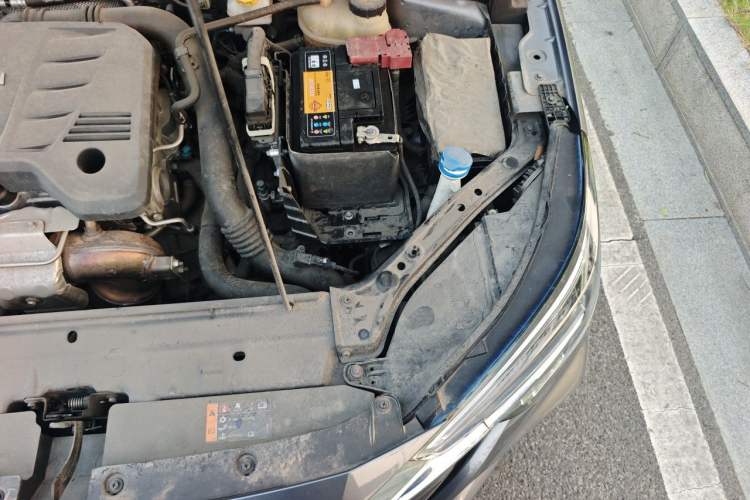 Used Roewe i6 MAX 2020 300TGI Automatic "Swell Cool Smart Drive" Edition Engine Bay Left