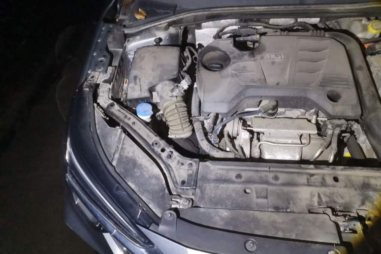 Used Roewe i6 MAX 2020 300TGI Automatic Cool & Stylish Skyroof Edition Engine Bay Right