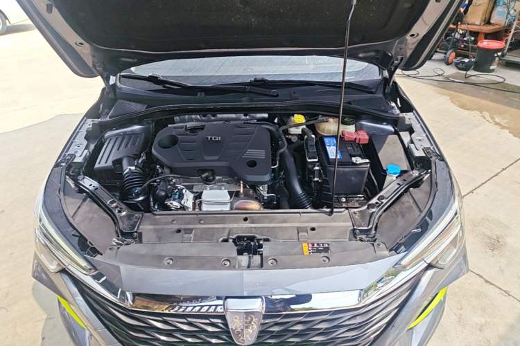 Used Roewe i6 MAX 2020 300TGI Automatic Supreme Edition with Cool Sunroof and Advanced Driving Features Engine Bay