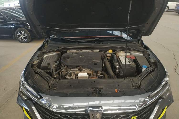 Used Roewe i6 MAX 2020 300TGI Automatic Supreme Edition with Cool Sunroof and Advanced Driving Features Engine Bay