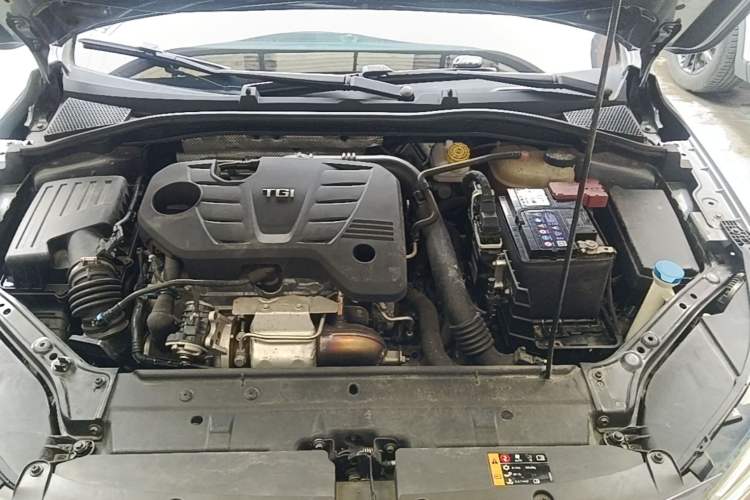 Used Roewe i6 MAX 2020 300TGI Automatic Sporty Cool Edition Engine Bay