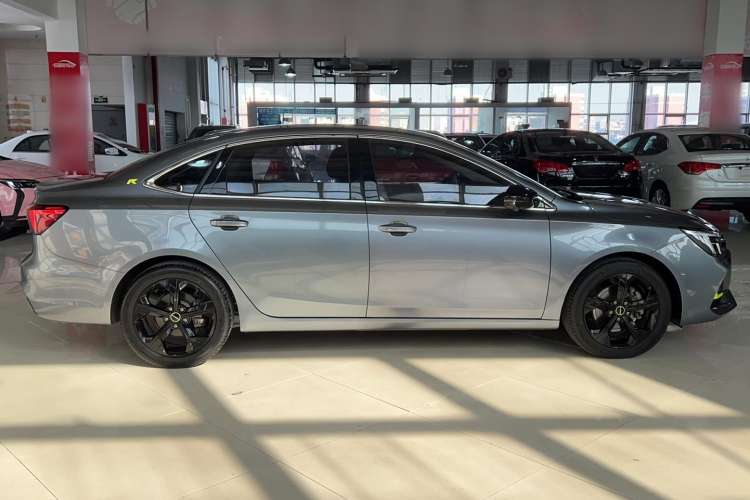 Used Roewe i6 MAX 2020 300TGI Automatic Cool & Stylish Skyroof Edition Exterior 2