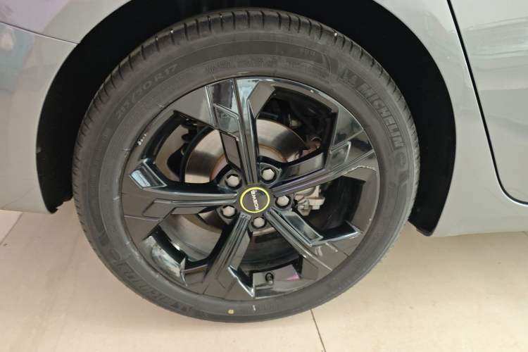 Used Roewe i6 MAX 2020 300TGI Automatic Sporty Cool Edition Exterior 5