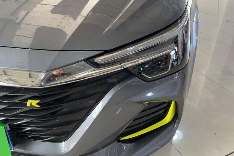 Used Roewe i6 MAX 2020 300TGI Automatic Cool & Stylish Skyroof Edition Exterior 6
