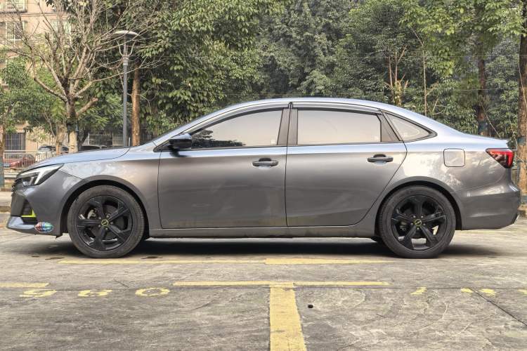 Used Roewe i6 MAX 2020 300TGI Automatic Sporty Cool Edition Exterior 6