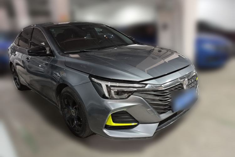 Used Roewe i6 MAX 2020 300TGI Automatic "Swell Cool Smart Drive" Edition Front Right 45 Deg