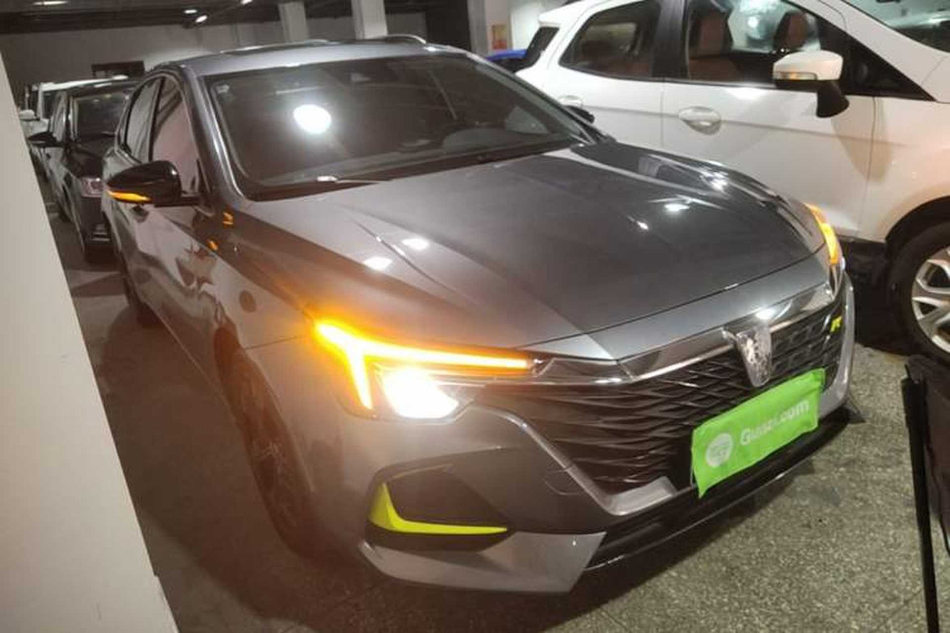 Used Roewe i6 MAX 2020 300TGI Automatic "Swell Cool Smart Drive" Edition Front Right 45 Deg