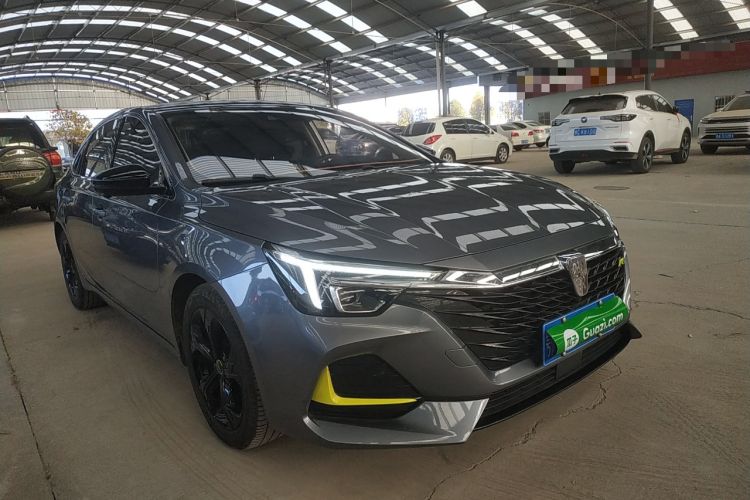 Used Roewe i6 MAX 2020 300TGI Automatic Supreme Edition with Cool Sunroof and Advanced Driving Features Front Right 45 Deg