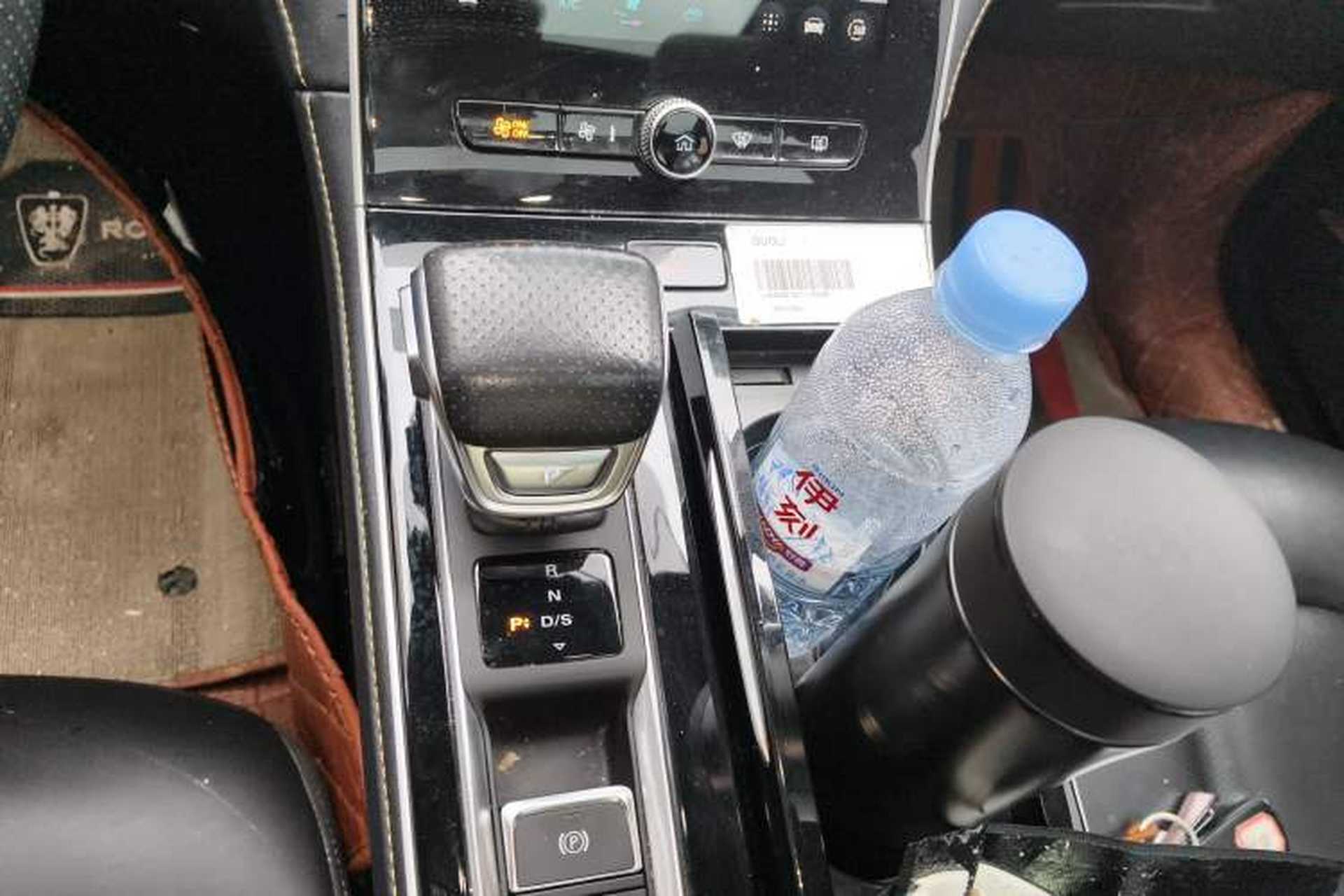 Used Roewe i6 MAX 2020 300TGI Automatic Sporty Cool Edition Gear Lever