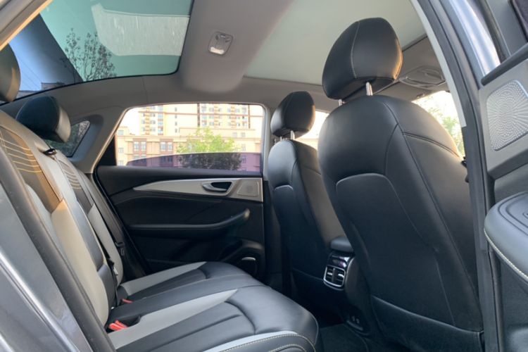 Used Roewe i6 MAX 2020 300TGI Automatic Cool & Stylish Skyroof Edition Headliner