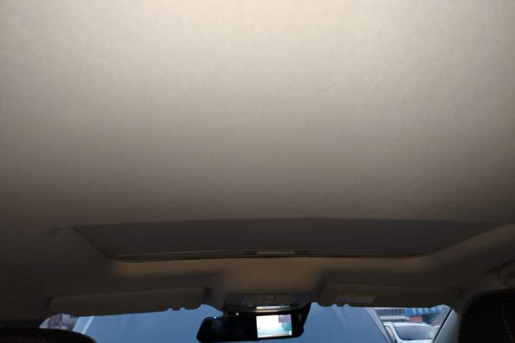 Used Roewe i6 MAX 2020 300TGI Automatic "Swell Cool Smart Drive" Edition Headliner