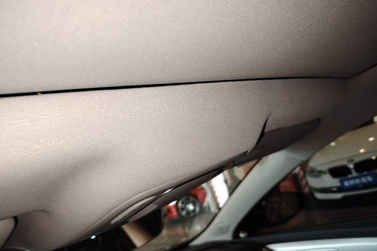 Used Roewe i6 MAX 2020 300TGI Automatic Cool & Stylish Skyroof Edition Headliner