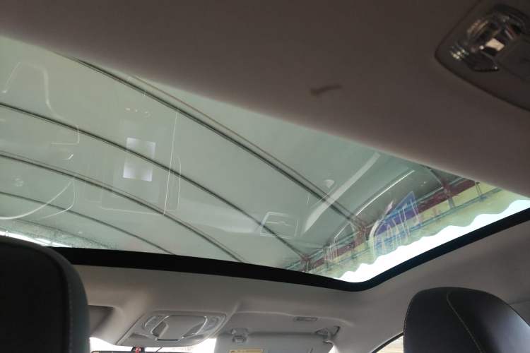 Used Roewe i6 MAX 2020 300TGI Automatic Cool & Stylish Skyroof Edition Headliner