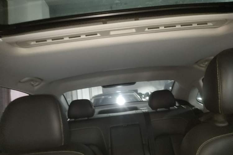 Used Roewe i6 MAX 2020 300TGI Automatic "Swell Cool Smart Drive" Edition Headliner