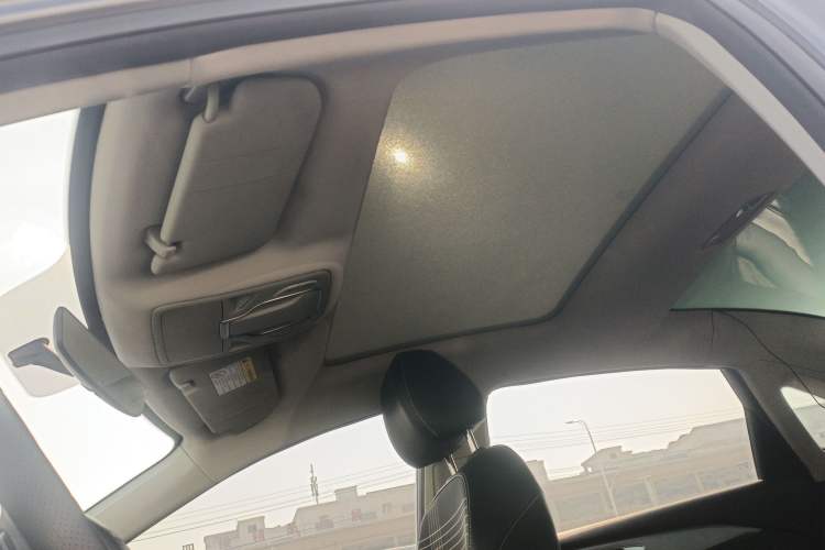 Used Roewe i6 MAX 2020 300TGI Automatic Cool & Stylish Skyroof Edition Headliner