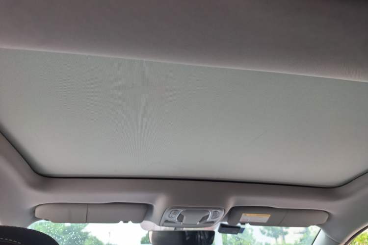 Used Roewe i6 MAX 2020 300TGI Automatic Cool & Stylish Skyroof Edition Headliner