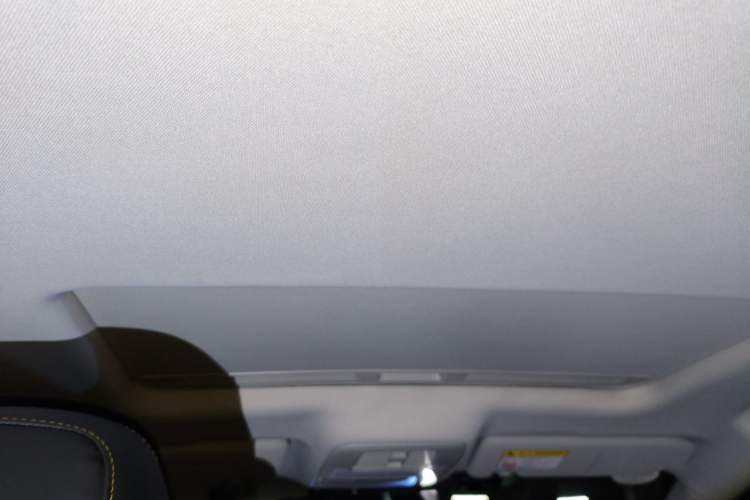 Used Roewe i6 MAX 2020 300TGI Automatic "Swell Cool Smart Drive" Edition Headliner