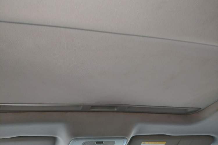 Used Roewe i6 MAX 2020 300TGI Automatic "Swell Cool Smart Drive" Edition Headliner