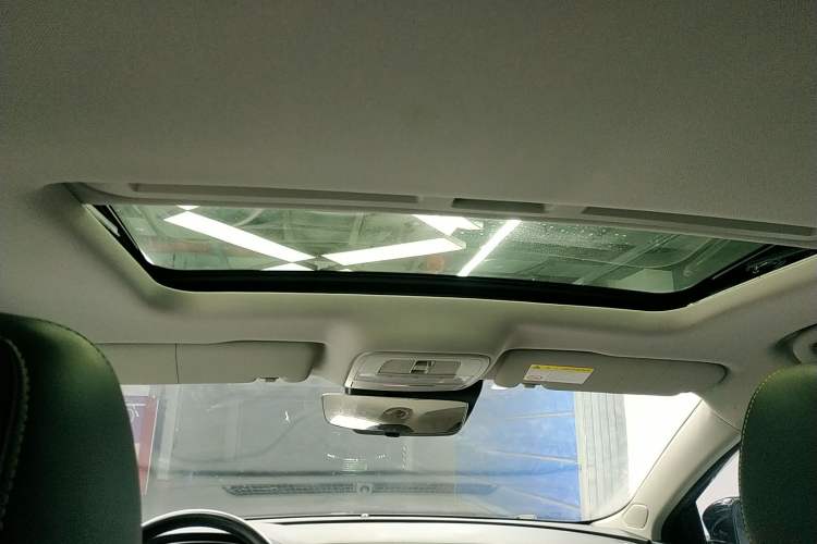 Used Roewe i6 MAX 2020 300TGI Automatic "Swell Cool Smart Drive" Edition Headliner