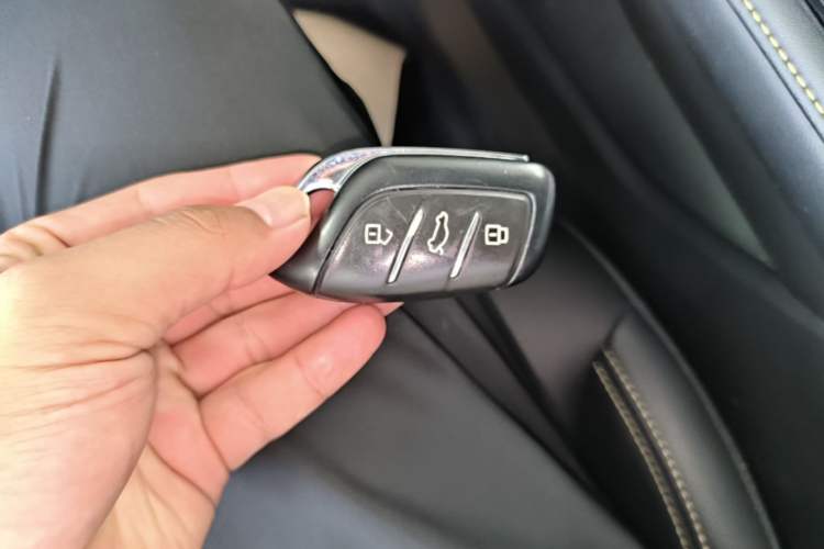 Used Roewe i6 MAX 2020 300TGI Automatic "Swell Cool Smart Drive" Edition Interior 1