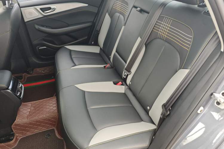 Used Roewe i6 MAX 2020 300TGI Automatic Cool & Stylish Skyroof Edition Interior 1
