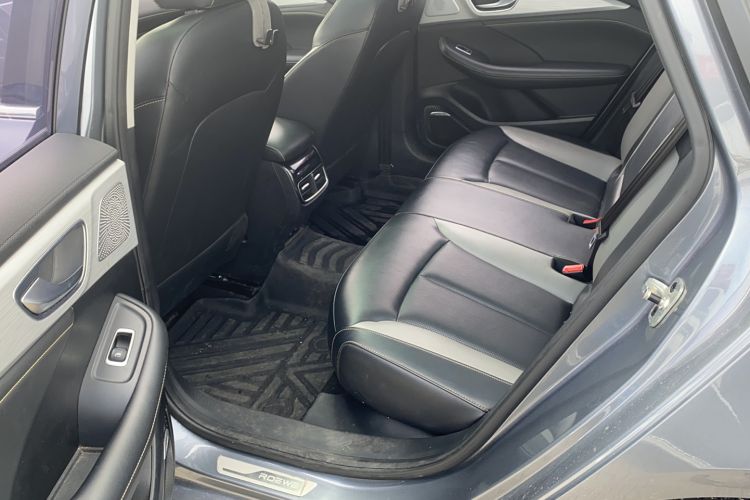Used Roewe i6 MAX 2020 300TGI Automatic Supreme Edition with Cool Sunroof and Advanced Driving Features Interior 2