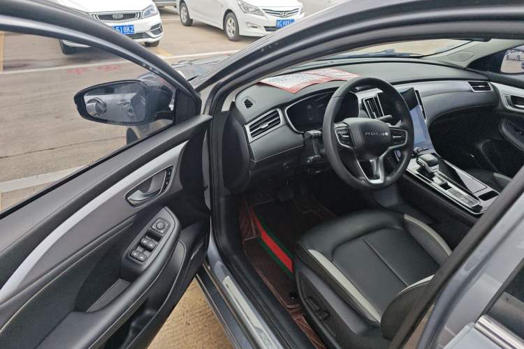 Used Roewe i6 MAX 2020 300TGI Automatic Cool & Stylish Skyroof Edition Interior 2