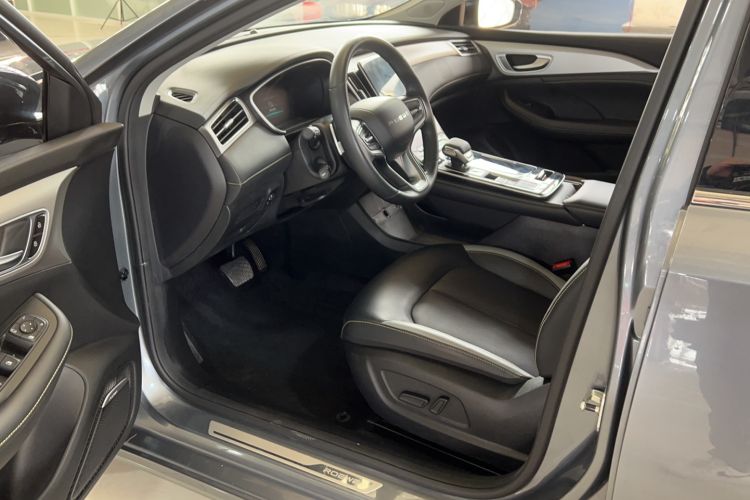Used Roewe i6 MAX 2020 300TGI Automatic Cool & Stylish Skyroof Edition Interior 2