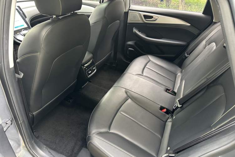 Used Roewe i6 MAX 2020 300TGI Automatic "Swell Cool Smart Drive" Edition Interior 3