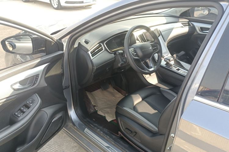 Used Roewe i6 MAX 2020 300TGI Automatic Cool & Stylish Skyroof Edition Interior 3