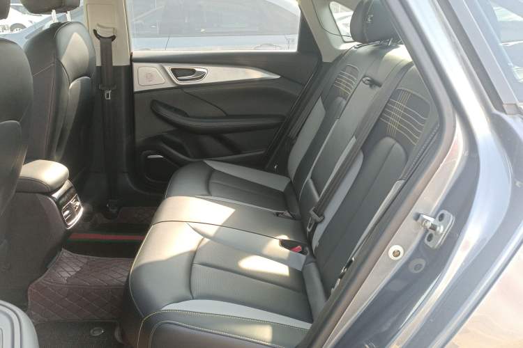 Used Roewe i6 MAX 2020 300TGI Automatic Cool & Stylish Skyroof Edition Interior 4