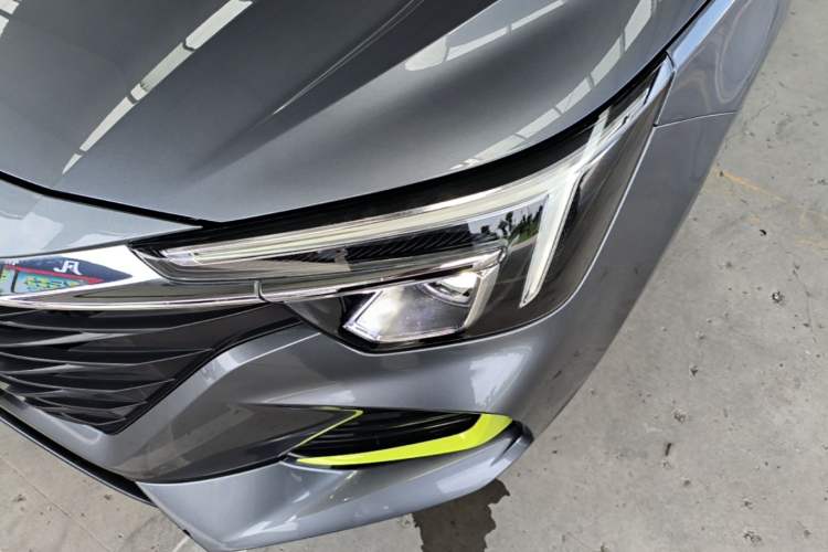 Used Roewe i6 MAX 2020 300TGI Automatic "Swell Cool Smart Drive" Edition Left Front Headlight