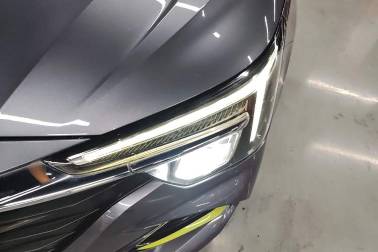 Used Roewe i6 MAX 2020 300TGI Automatic "Swell Cool Smart Drive" Edition Left Front Headlight