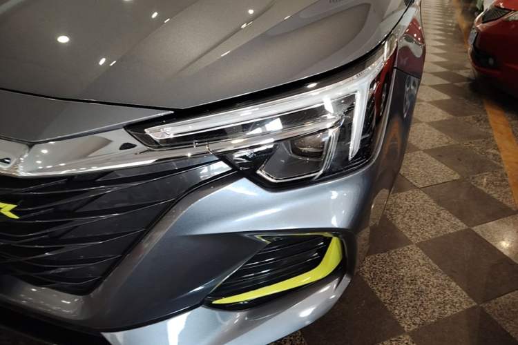 Used Roewe i6 MAX 2020 300TGI Automatic Cool & Stylish Skyroof Edition Left Front Headlight