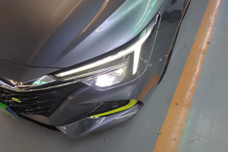 Used Roewe i6 MAX 2020 300TGI Automatic "Swell Cool Smart Drive" Edition Left Front Headlight