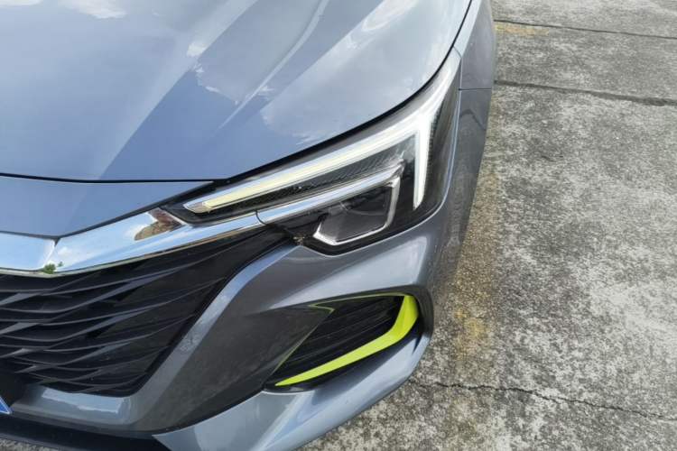 Used Roewe i6 MAX 2020 300TGI Automatic "Swell Cool Smart Drive" Edition Left Front Headlight