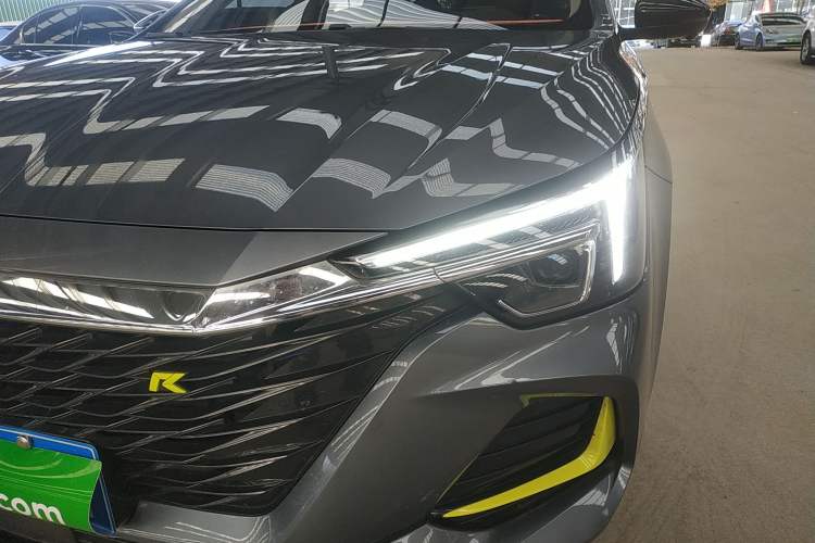 Used Roewe i6 MAX 2020 300TGI Automatic Supreme Edition with Cool Sunroof and Advanced Driving Features Left Front Headlight