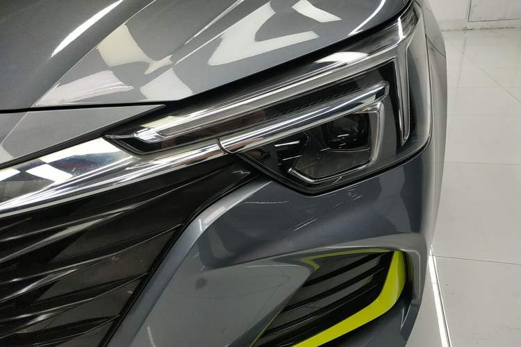 Used Roewe i6 MAX 2020 300TGI Automatic "Swell Cool Smart Drive" Edition Left Front Headlight
